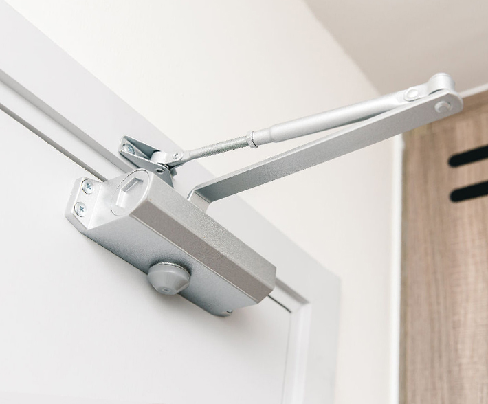 Acessórios de ferragens para portas